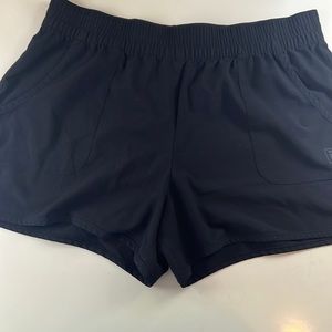 Brand: Fila Size:Medium Color:Black